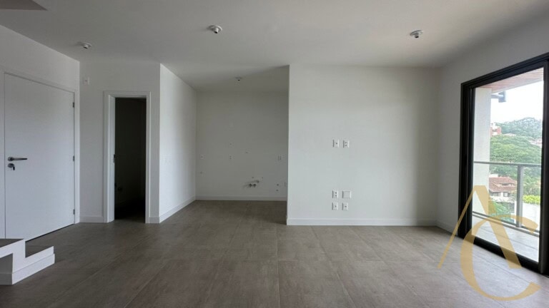 Apartamento duplex à venda – 1 suíte e 2 demi-suítes – João Paulo | Florianópolis/SC.