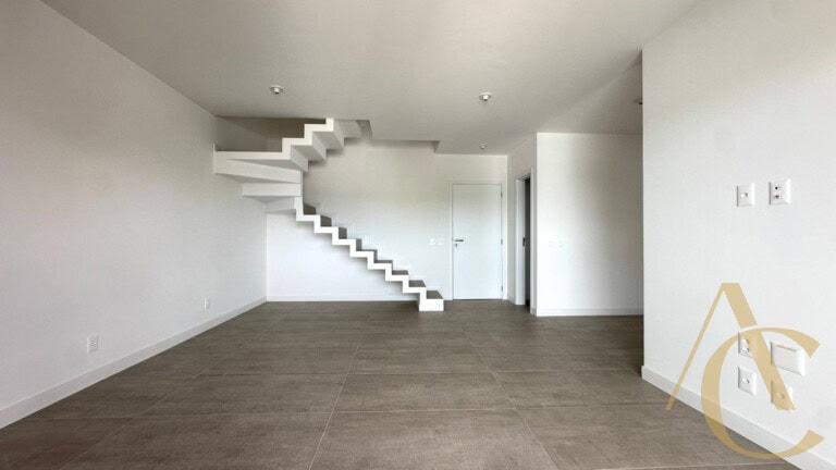 Apartamento duplex à venda – 1 suíte e 2 demi-suítes – João Paulo | Florianópolis/SC.