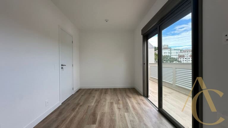 Apartamento duplex à venda – 1 suíte e 2 demi-suítes – João Paulo | Florianópolis/SC.