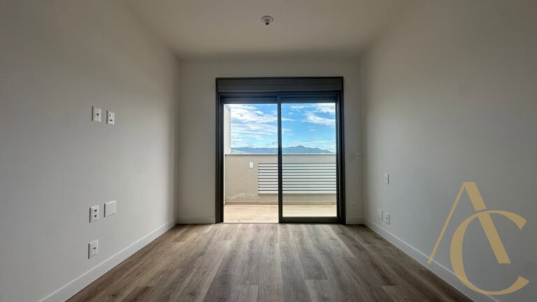 Apartamento duplex à venda – 1 suíte e 2 demi-suítes – João Paulo | Florianópolis/SC.