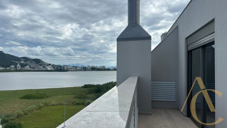 Apartamento duplex à venda – 1 suíte e 2 demi-suítes – João Paulo | Florianópolis/SC.