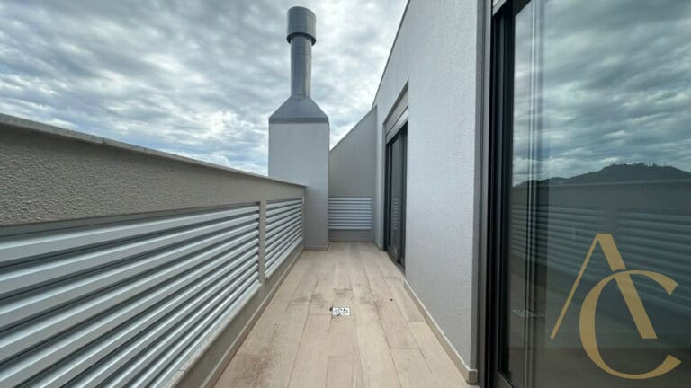 Apartamento duplex à venda – 1 suíte e 2 demi-suítes – João Paulo | Florianópolis/SC.