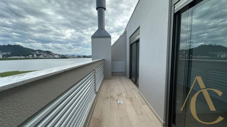 Apartamento duplex à venda – 1 suíte e 2 demi-suítes – João Paulo | Florianópolis/SC.