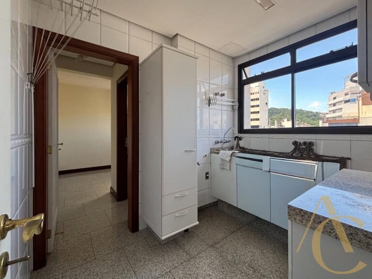 Apartamento à venda – 3 quartos sendo 2 suítes – Centro | Florianópolis/SC