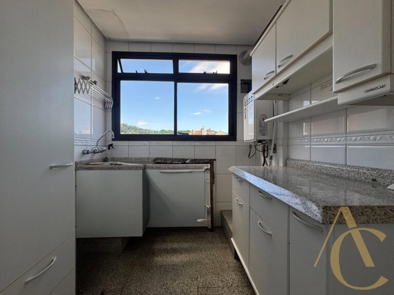 Apartamento à venda – 3 quartos sendo 2 suítes – Centro | Florianópolis/SC