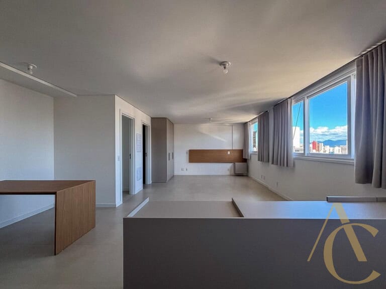 Studio à venda – 1 vaga de garagem e 1 lavabo – Centro | Florianópolis/SC.