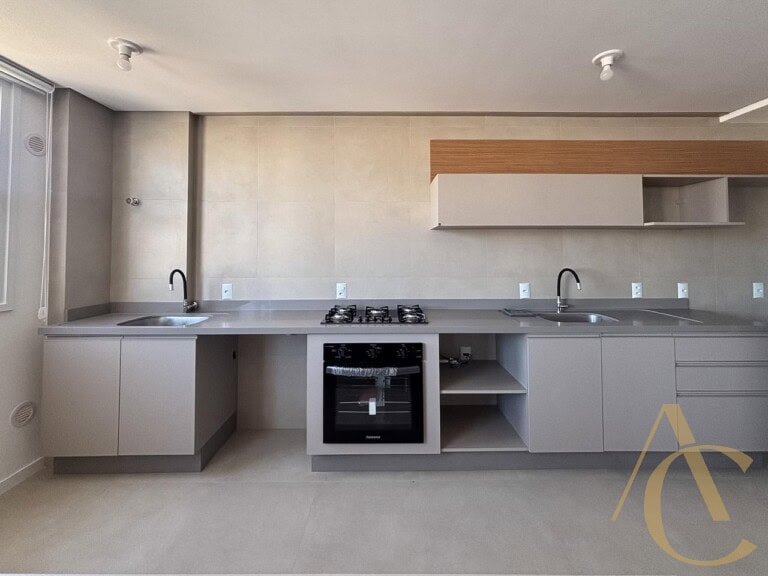 Studio à venda – 1 vaga de garagem e 1 lavabo – Centro | Florianópolis/SC.