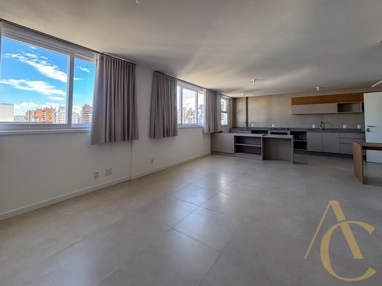 Studio à venda – 1 vaga de garagem e 1 lavabo – Centro | Florianópolis/SC.