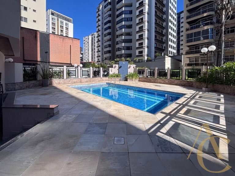 Apartamento à venda – 3 quartos sendo 2 suítes – Centro | Florianópolis/SC