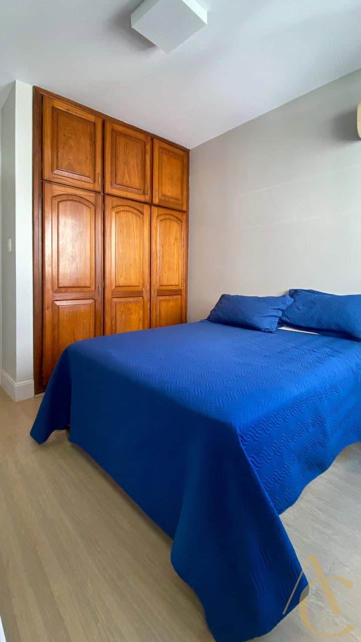 Cobertura à venda – 4 quartos sendo 2 suítes – Centro | Florianópolis/SC.