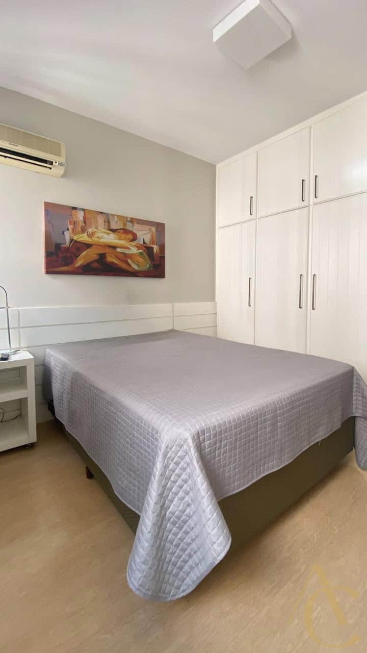 Cobertura à venda – 4 quartos sendo 2 suítes – Centro | Florianópolis/SC.