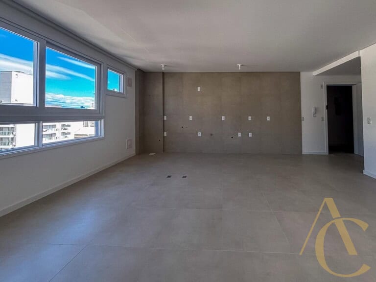 Studio à venda – 1 vaga de garagem – Centro | Florianópolis/SC.