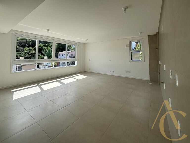 Studio à venda – 1 vaga de garagem – Centro | Florianópolis/SC.