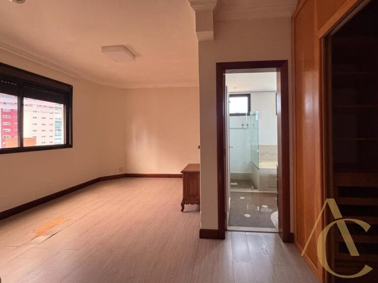 Apartamento à venda – 3 quartos sendo 2 suítes – Centro | Florianópolis/SC