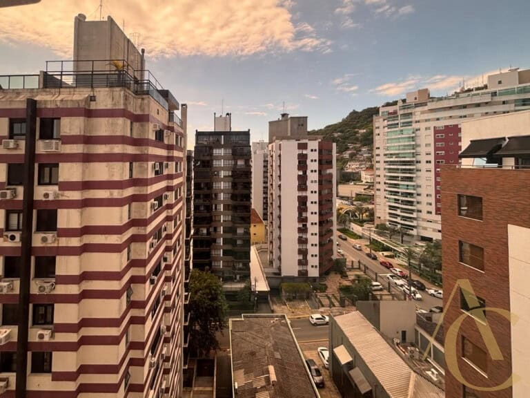 Apartamento à venda – 3 quartos sendo 2 suítes – Centro | Florianópolis/SC