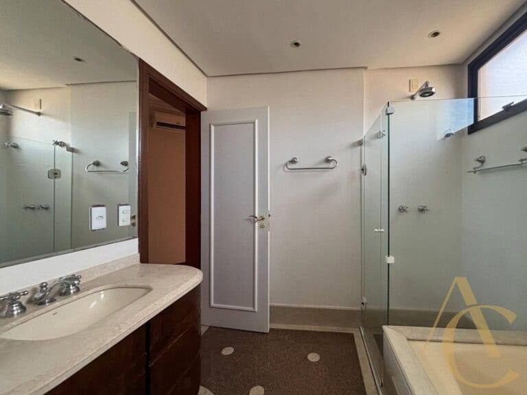 Apartamento à venda – 3 quartos sendo 2 suítes – Centro | Florianópolis/SC