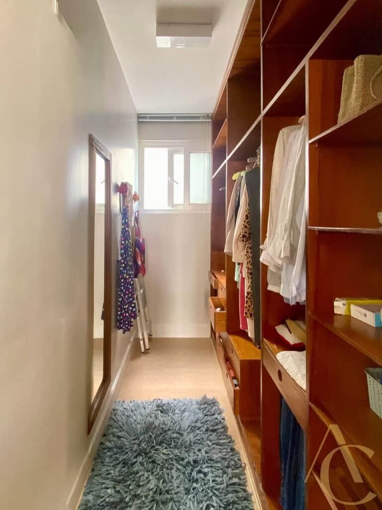 Cobertura à venda – 4 quartos sendo 2 suítes – Centro | Florianópolis/SC.