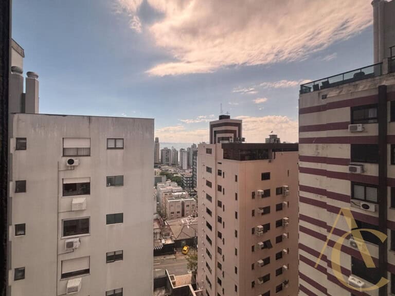Apartamento à venda – 3 quartos sendo 2 suítes – Centro | Florianópolis/SC