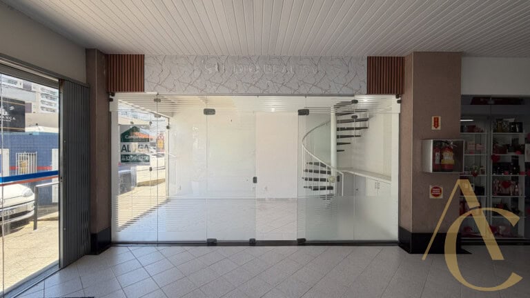 Loja à venda – 27,47m² – Kobrasol | São José/SC.