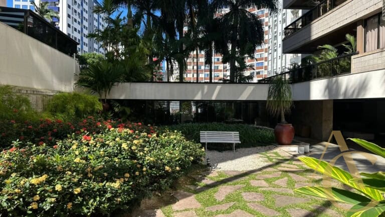 Apartamento à venda – 4 quartos sendo 2 suítes – Centro | Florianópolis/SC.