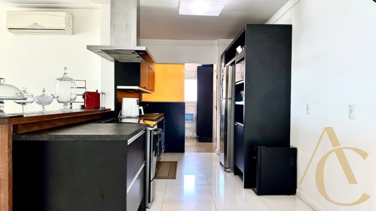 Apartamento à venda – 3 suítes – Centro – Florianópolis, SC.
