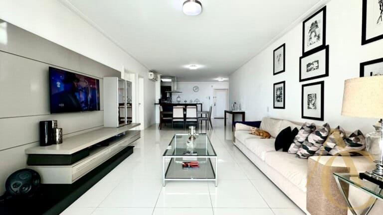 Apartamento à venda – 3 suítes – Centro – Florianópolis, SC.