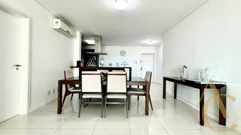 Apartamento à venda – 3 suítes – Centro – Florianópolis, SC.
