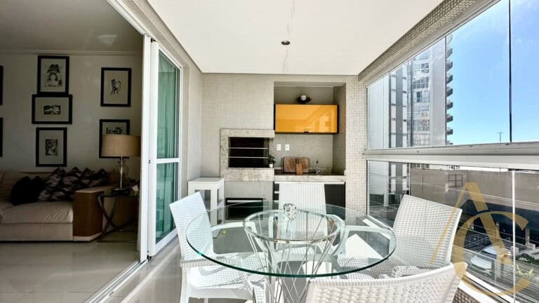 Apartamento à venda – 3 suítes – Centro – Florianópolis, SC.