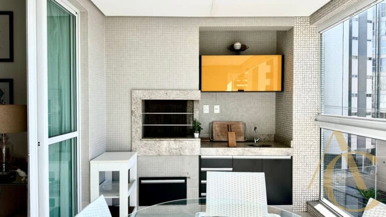Apartamento à venda – 3 suítes – Centro – Florianópolis, SC.