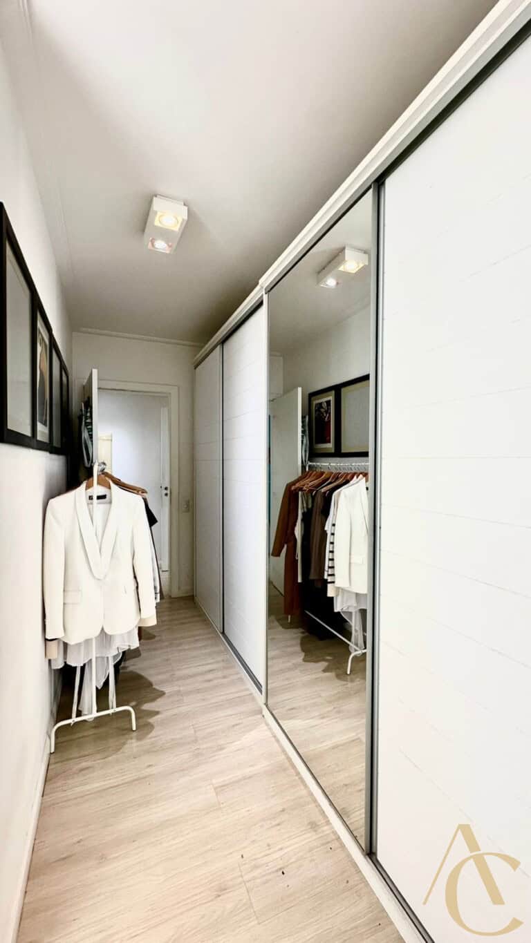 Apartamento à venda – 3 suítes – Centro – Florianópolis, SC.
