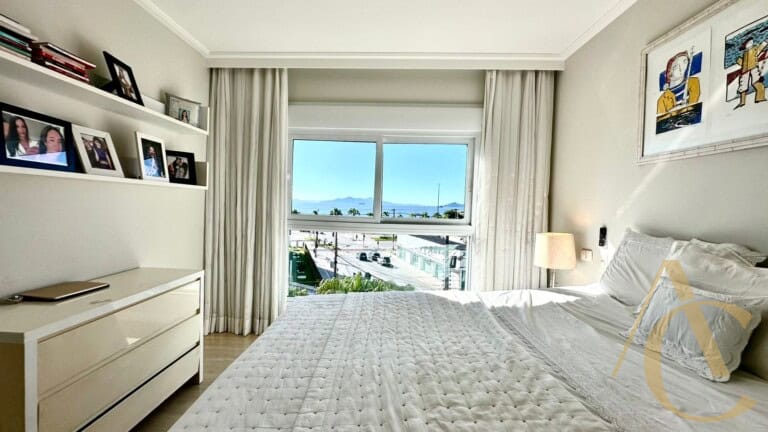 Apartamento à venda – 3 suítes – Centro – Florianópolis, SC.