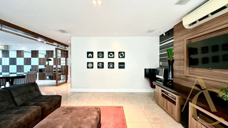 Apartamento à venda – 3 suítes – Centro – Florianópolis, SC.