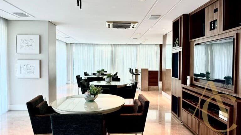 Apartamento à venda – 3 suítes – Centro – Florianópolis, SC.