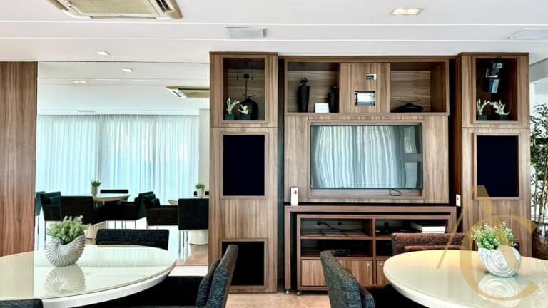 Apartamento à venda – 3 suítes – Centro – Florianópolis, SC.