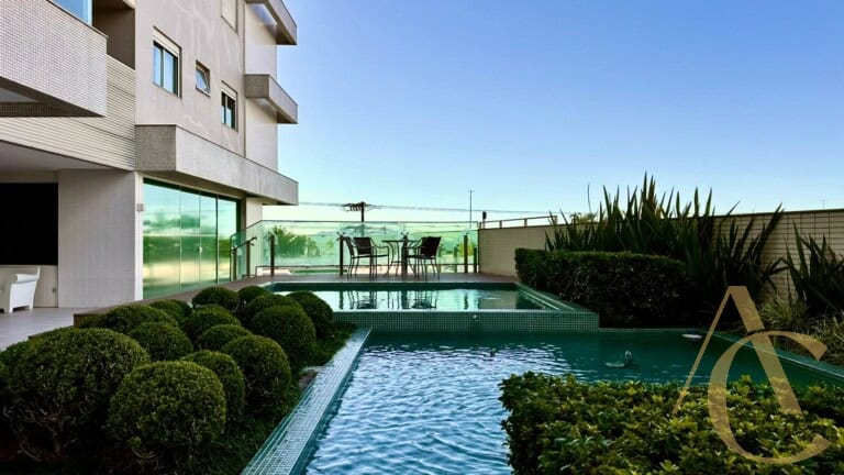 Apartamento à venda – 3 suítes – Centro – Florianópolis, SC.