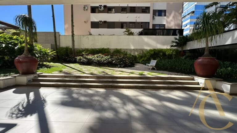 Apartamento à venda – 4 quartos sendo 2 suítes – Centro | Florianópolis/SC.