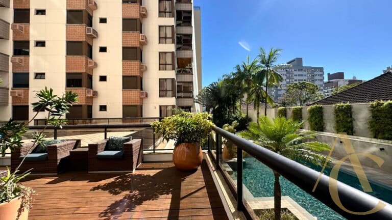Apartamento à venda – 4 quartos sendo 2 suítes – Centro | Florianópolis/SC.