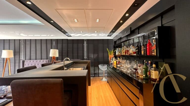 Apartamento à venda – 4 quartos sendo 2 suítes – Centro | Florianópolis/SC.