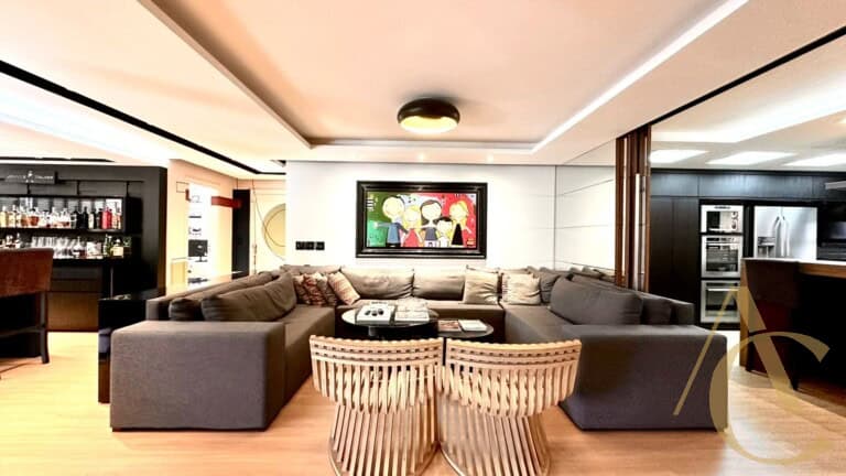 Apartamento à venda – 4 quartos sendo 2 suítes – Centro | Florianópolis/SC.