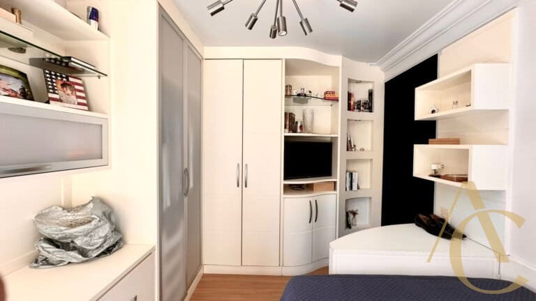 Apartamento à venda – 4 quartos sendo 2 suítes – Centro | Florianópolis/SC.