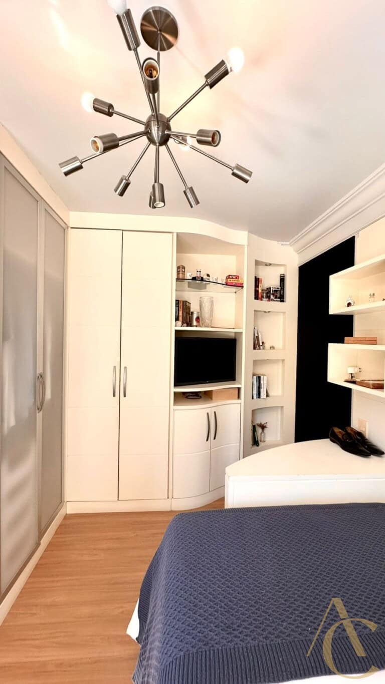 Apartamento à venda – 4 quartos sendo 2 suítes – Centro | Florianópolis/SC.