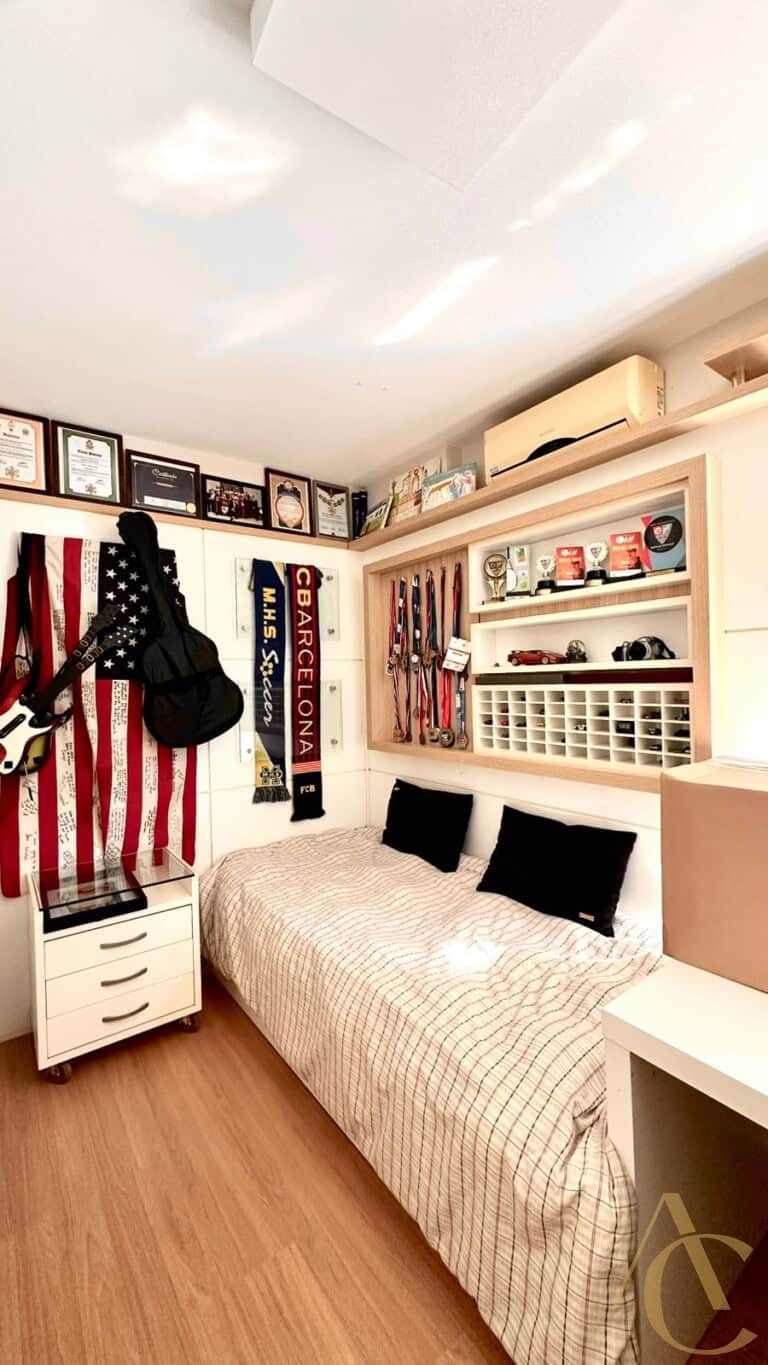 Apartamento à venda – 4 quartos sendo 2 suítes – Centro | Florianópolis/SC.