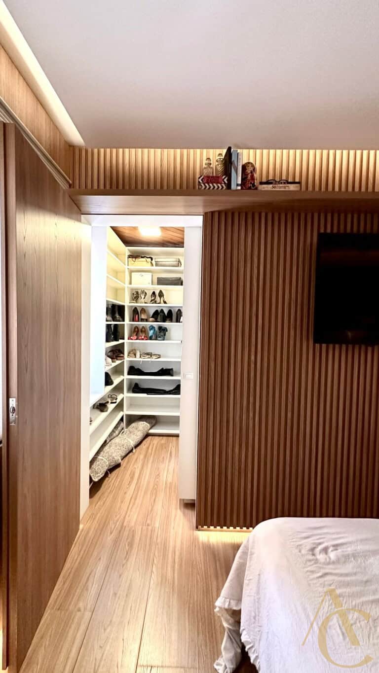 Apartamento à venda – 4 quartos sendo 2 suítes – Centro | Florianópolis/SC.