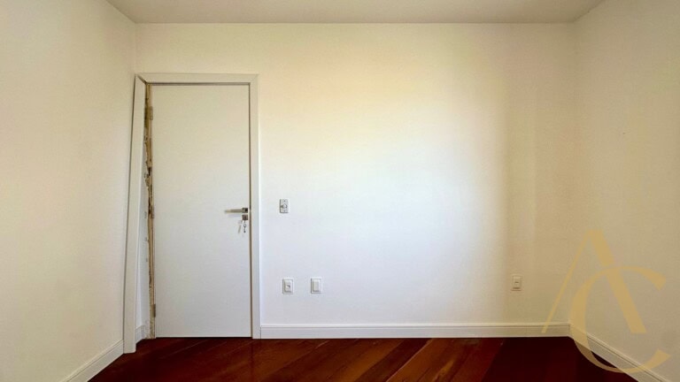 Apartamento à venda – 03 quartos sendo 01 suíte – Agronômica | Florianópolis/SC.