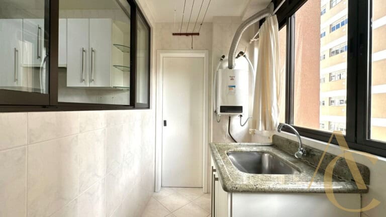 Apartamento à venda – 4 quartos sendo 1 suíte – Centro | Florianópolis/SC.