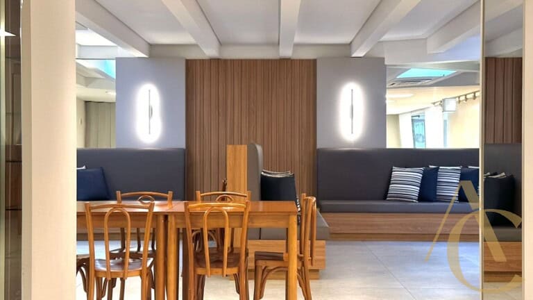 Apartamento à venda – 4 quartos sendo 1 suíte – Centro | Florianópolis/SC.