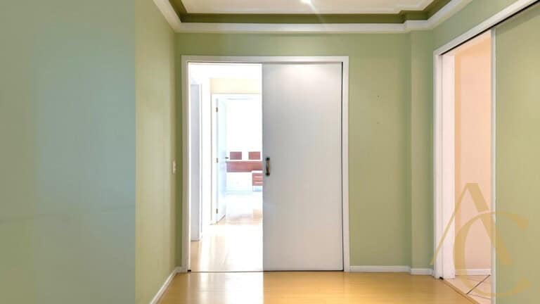 Apartamento à venda – 4 quartos sendo 1 suíte – Centro | Florianópolis/SC.