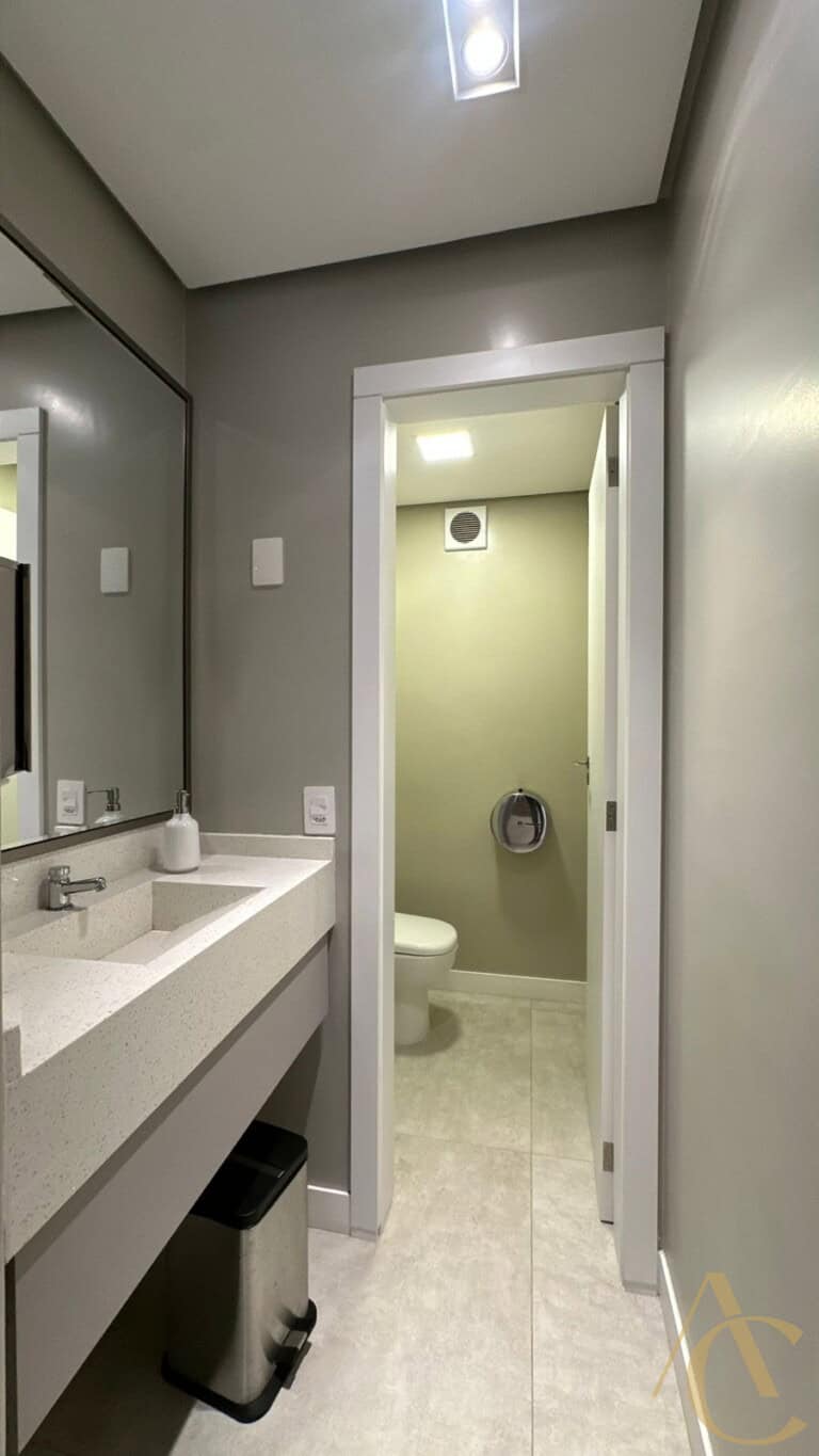 Apartamento à venda – 4 quartos sendo 1 suíte – Centro | Florianópolis/SC.