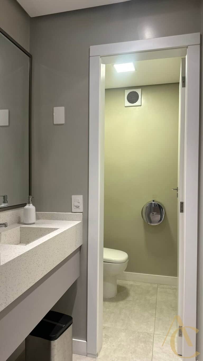Apartamento à venda – 4 quartos sendo 1 suíte – Centro | Florianópolis/SC.