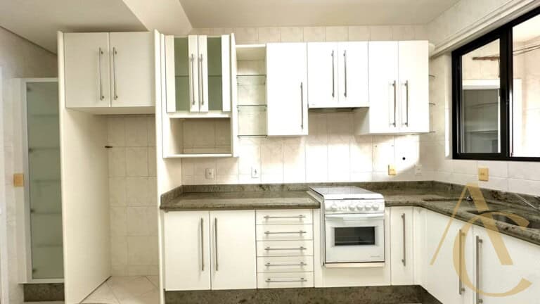 Apartamento à venda – 4 quartos sendo 1 suíte – Centro | Florianópolis/SC.